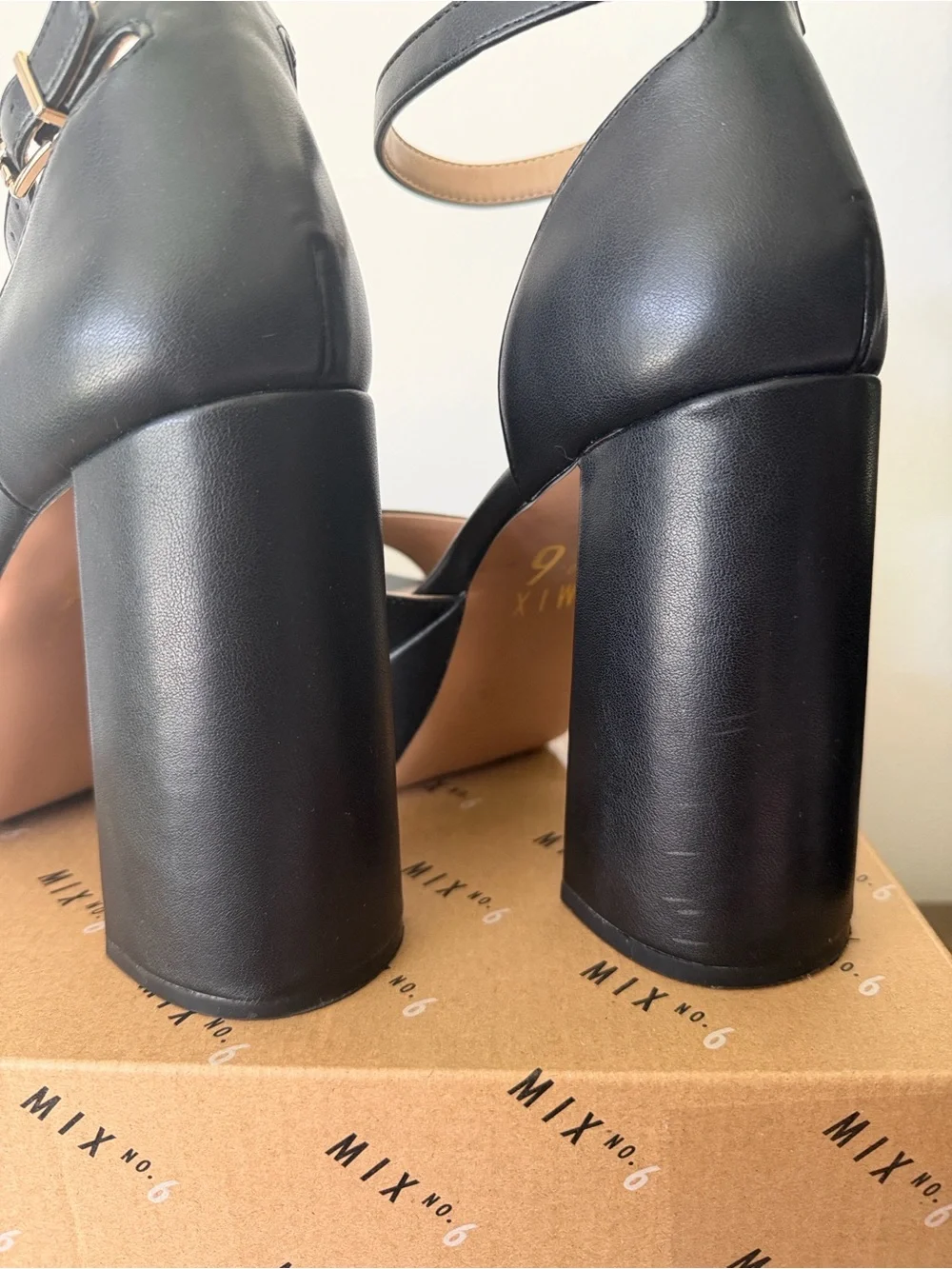 Mix No.6 Women's Vallie Platform Sandal in Black Size 9